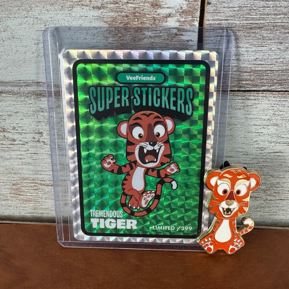 SEE PHOTO Veefriends Road to Veecon Tremendous Tiger Green Ice Super Sticker+Pin